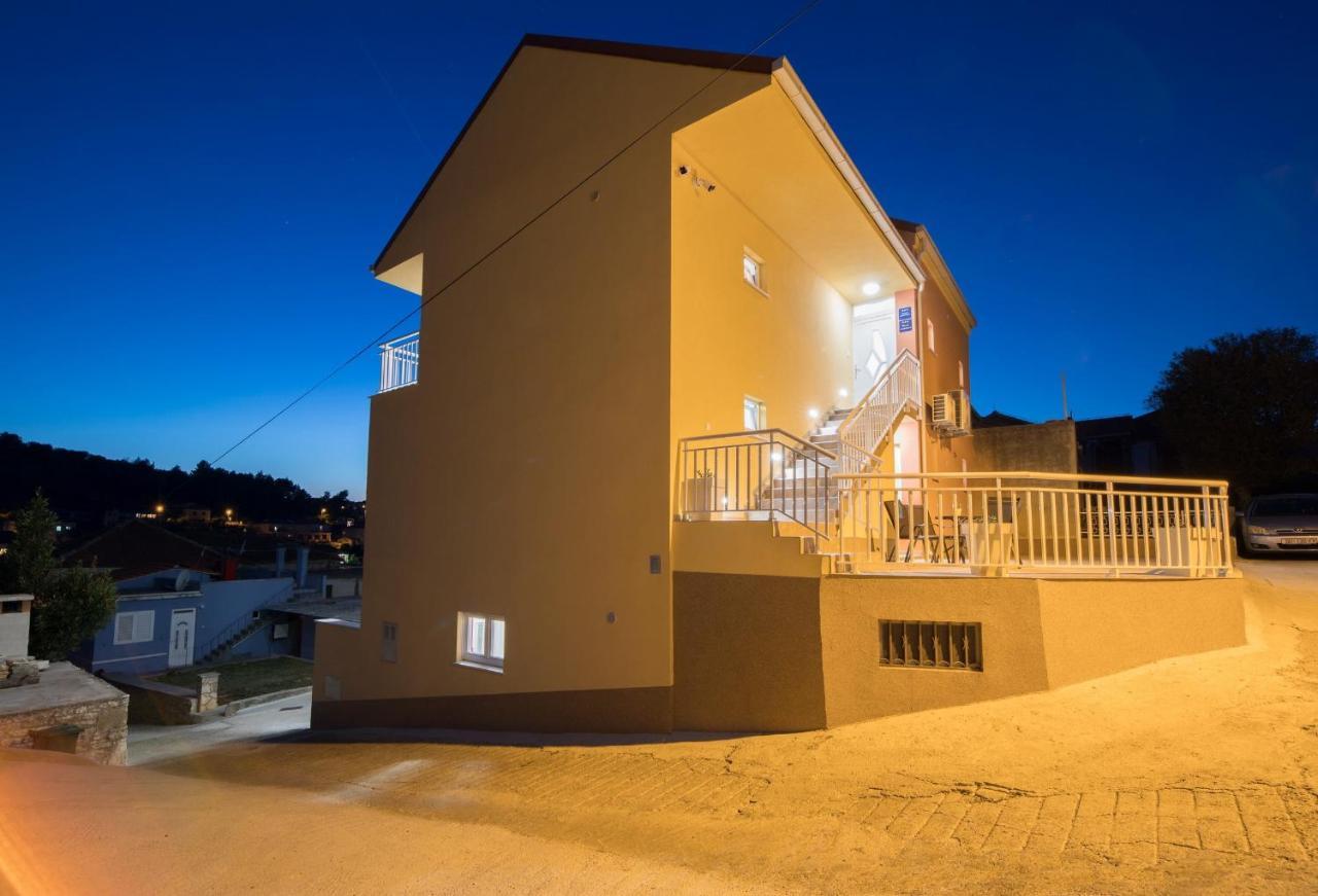 Apartments Sunshine Home Vela Luka Exterior photo